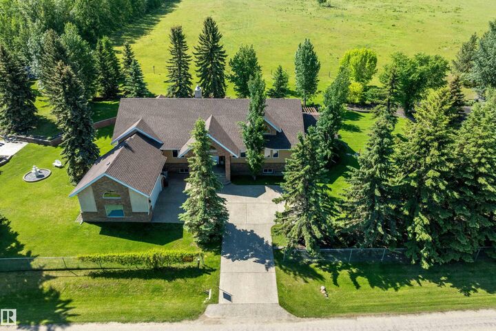 Property Photo: 248 Lakeshore Dr AB T0C 2V0