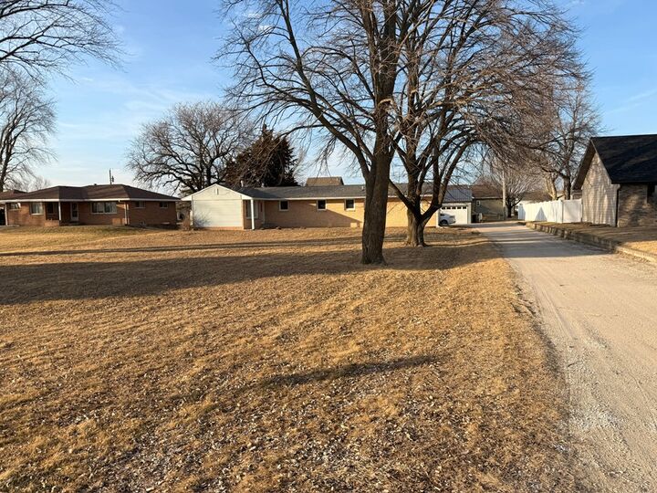 Property Photo:  2750 25th Ave N  IA 50501 