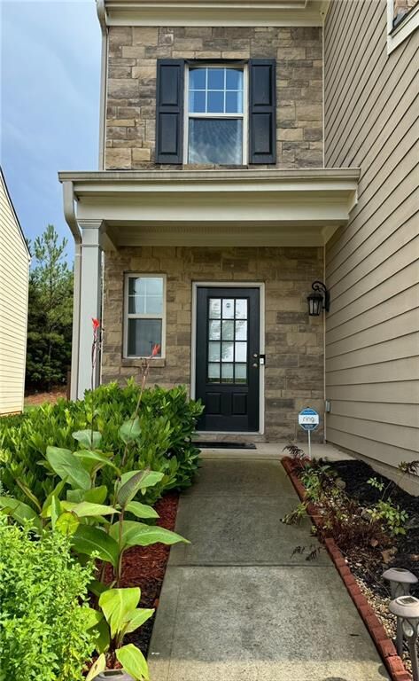 Property Photo:  1719 Charcoal Ives Road  GA 30045 