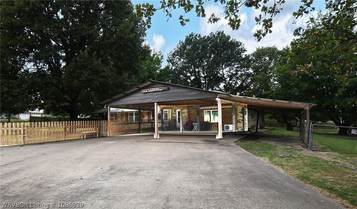 Property Photo: 1108 Maple Lane OK 74462