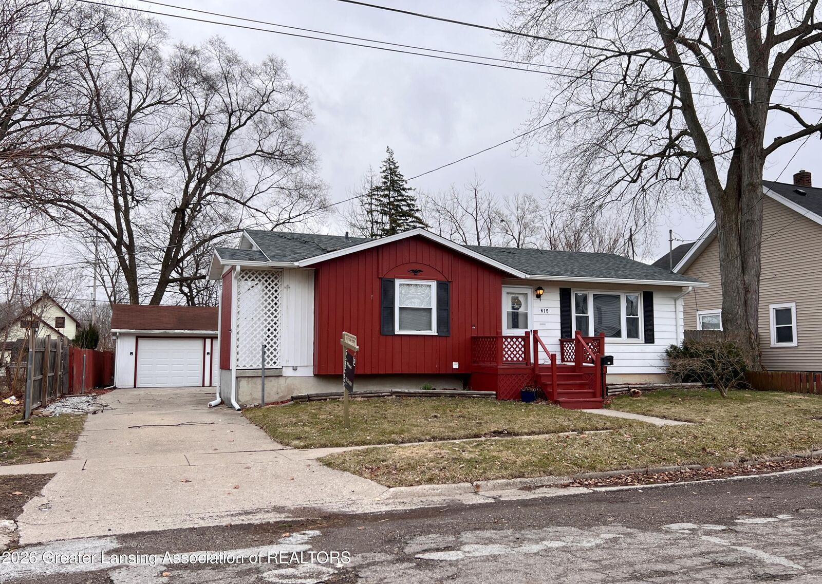 Property Photo:  615 Broadway Avenue  MI 48867 