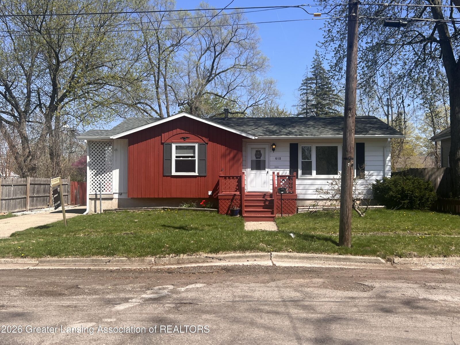 Property Photo:  615 Broadway Avenue  MI 48867 