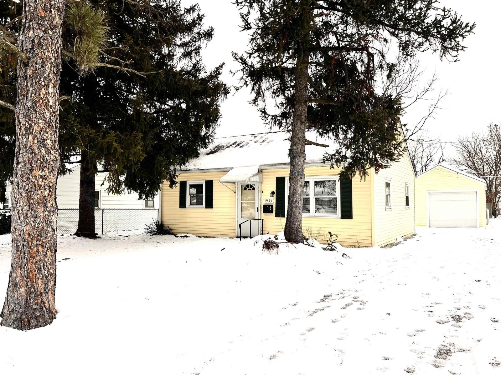 Property Photo:  1933 W 4th Street  IN 46808 
