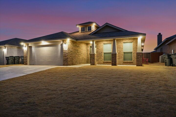 Property Photo:  3204 Volney Avenue  TX 79407 