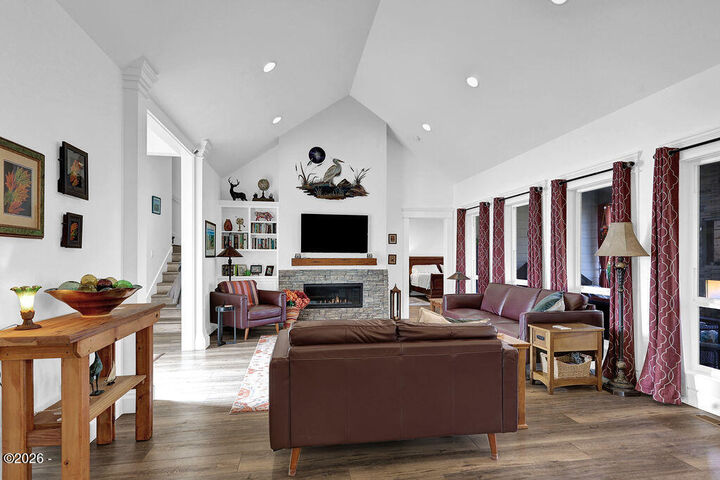 Property Photo:  928 SW Coral Street  OR 97448 