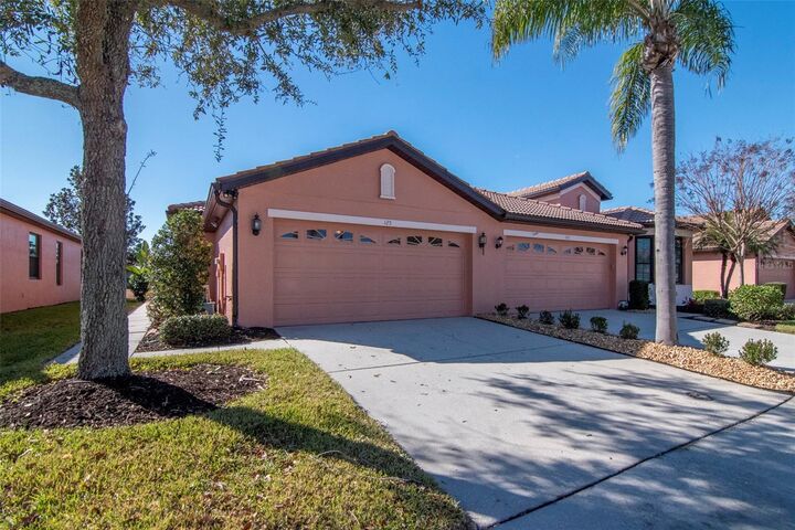 Property Photo:  125 Shell Falls Drive  FL 33572 