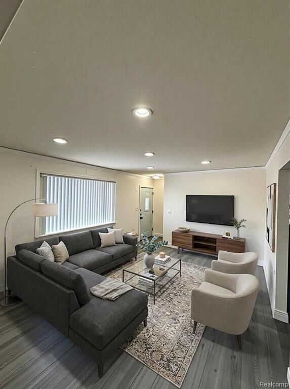 Property Photo:  32960 Oakview Drive  MI 48092 1092 