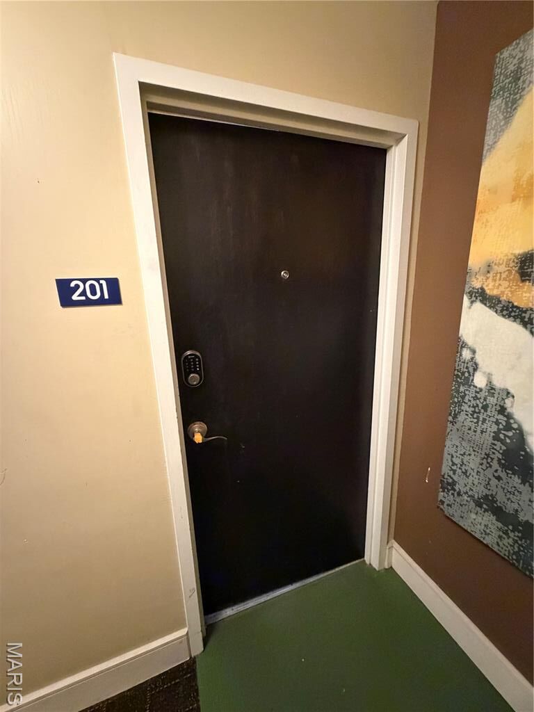 Property Photo:  210 N 17th Street 201  MO 63103 