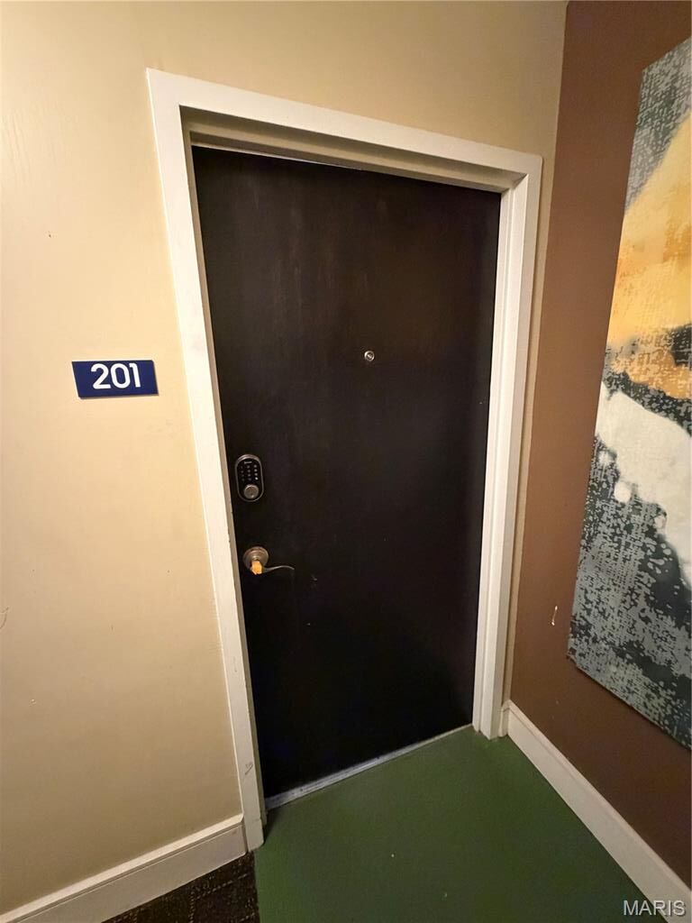 Property Photo: 210 N 17th Street 201 MO 63103