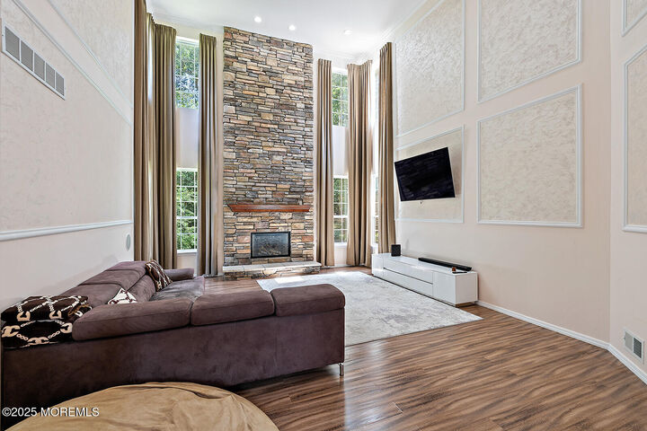 Property Photo: 26 Chiswick Court NJ 08527