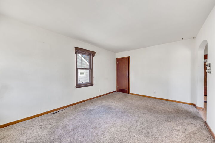 Property Photo:  640 S McKinley Avenue  IL 60901 