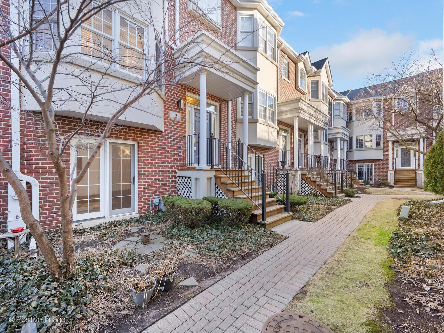 Property Photo: 12 N Kensington Avenue IL 60525