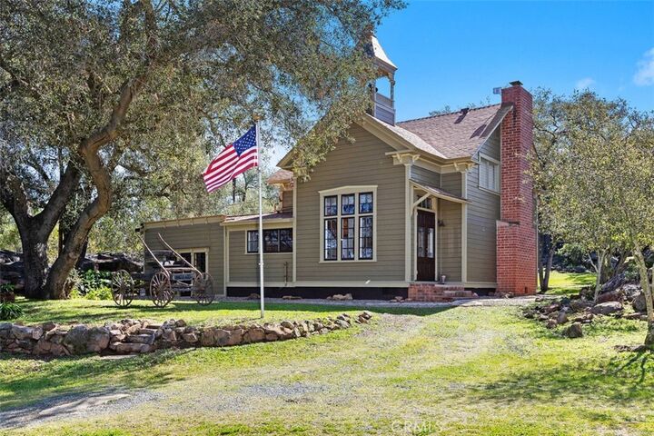 Property Photo:  1239 Rainbow Valley Boulevard  CA 92028 