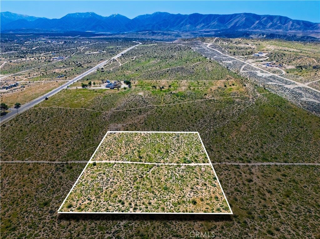 Property Photo: 1 E Avenue V-12 CA 93553