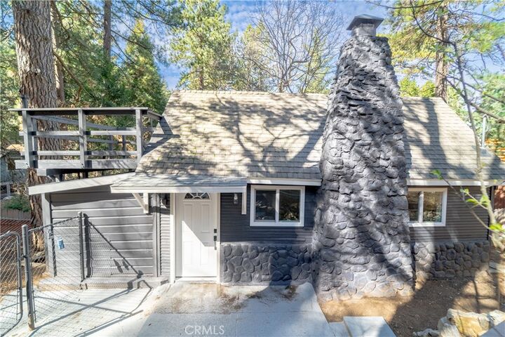 Property Photo:  982 Oak  CA 92325 