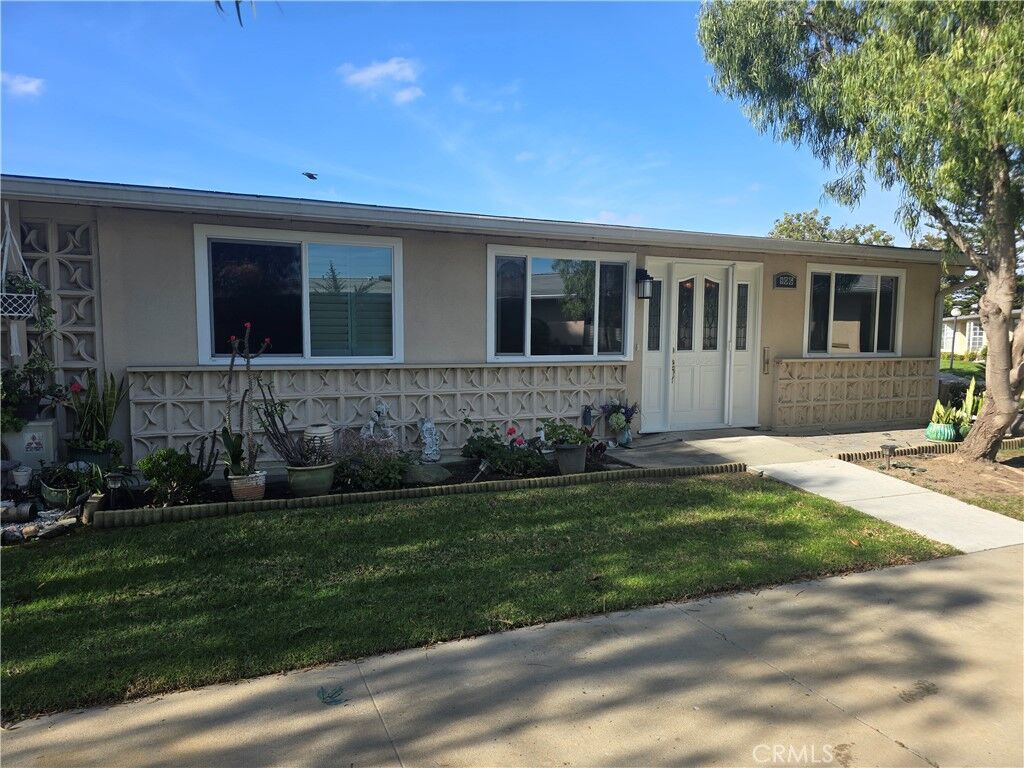 Property Photo:  1470 Homewood Road 90G  CA 90740 