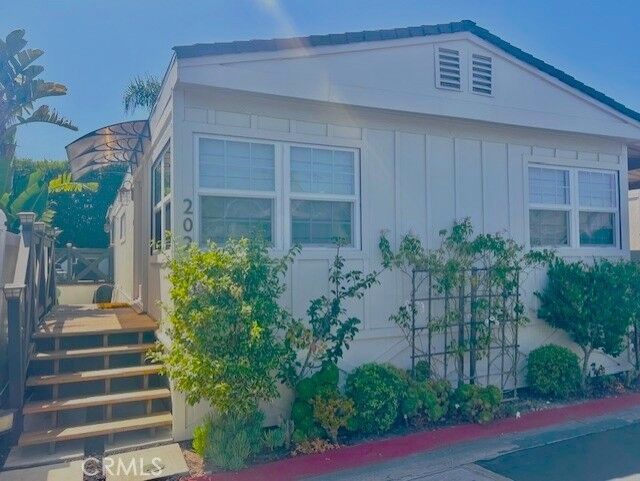 Property Photo:  202 Tremont  CA 92660 