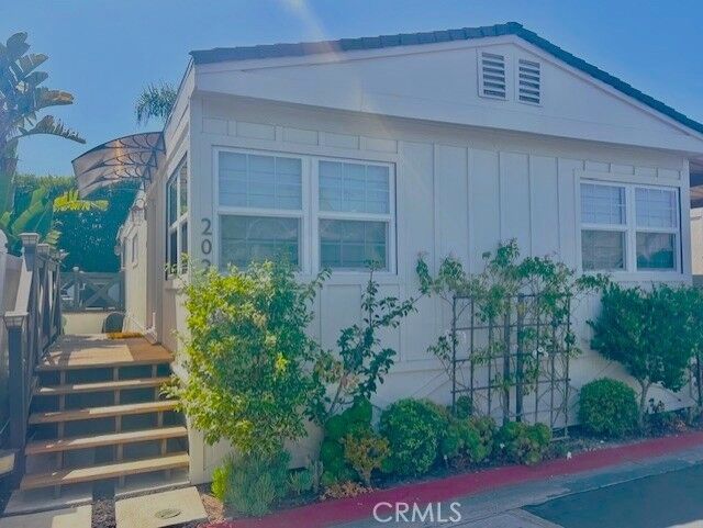 Property Photo:  202 Tremont  CA 92660 