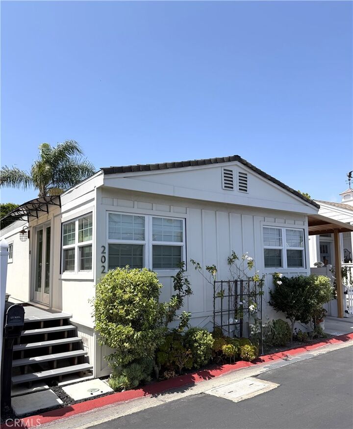 Property Photo:  202 Tremont  CA 92660 