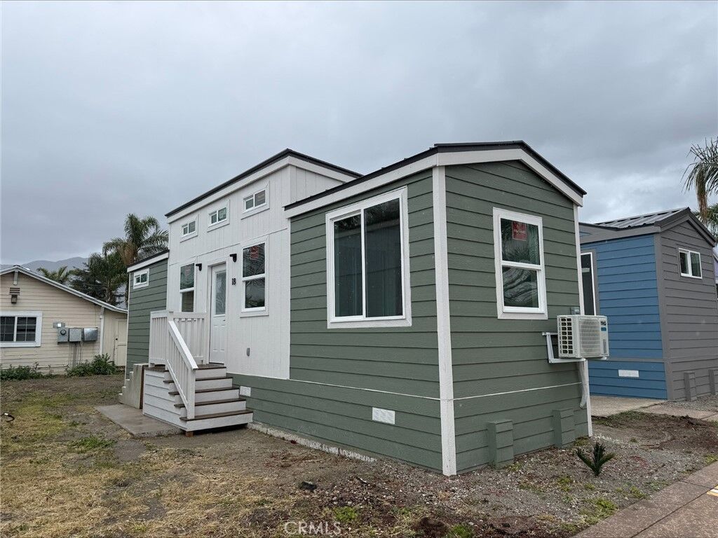 Property Photo:  501 S Mistletoe 18  CA 92582 