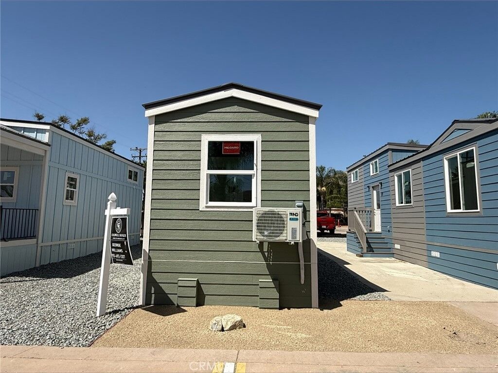 Property Photo:  501 S Mistletoe 18  CA 92582 