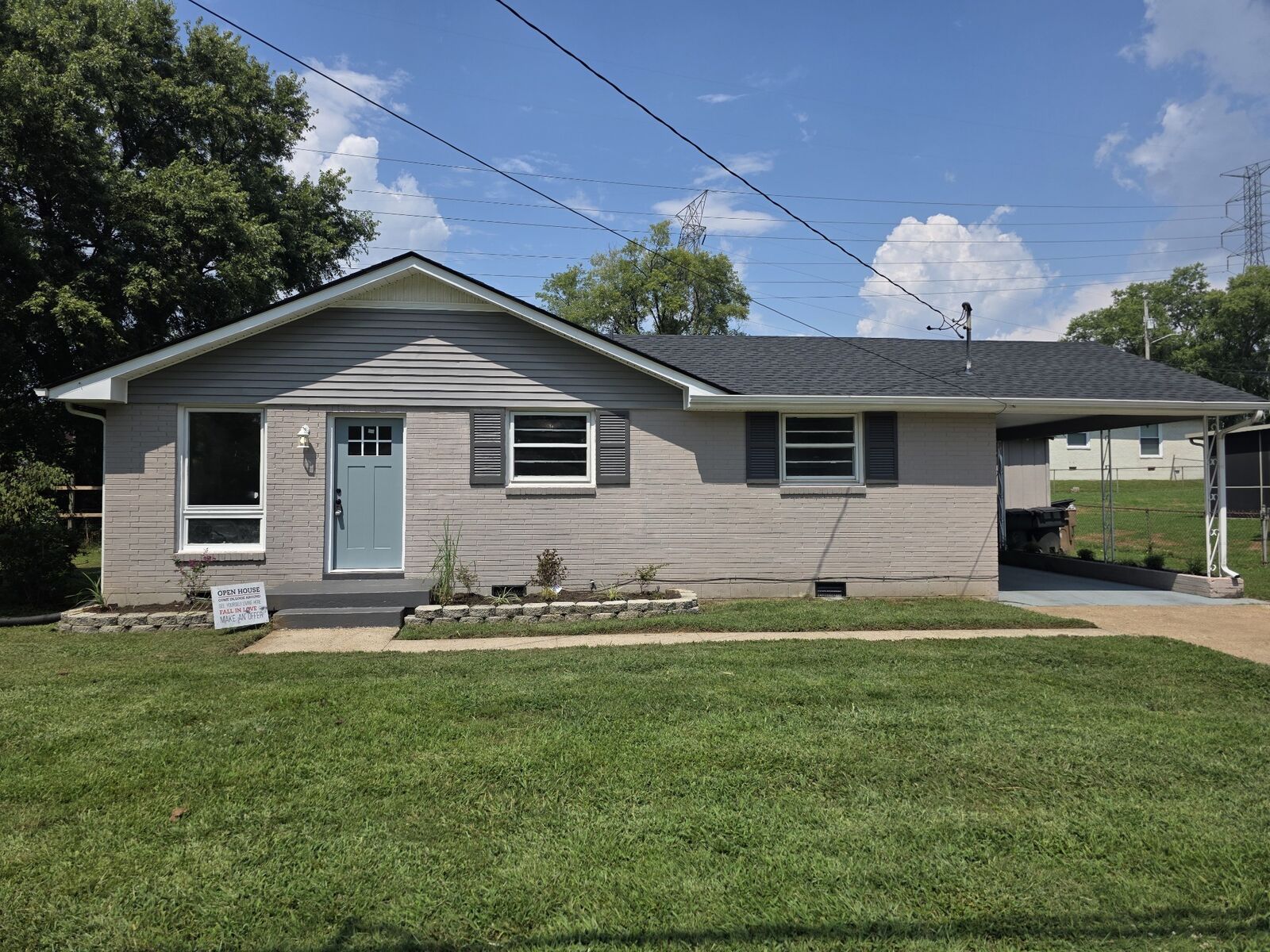 Property Photo: 3228 Cloverwood Dr TN 37214