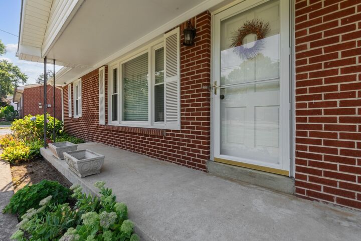 Property Photo:  209 Oak Dr  TN 37064 