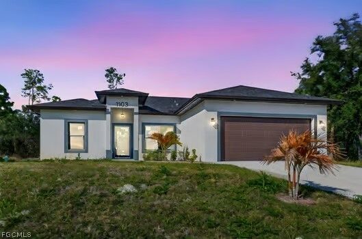 Property Photo: 1103 E 7th Street FL 33972