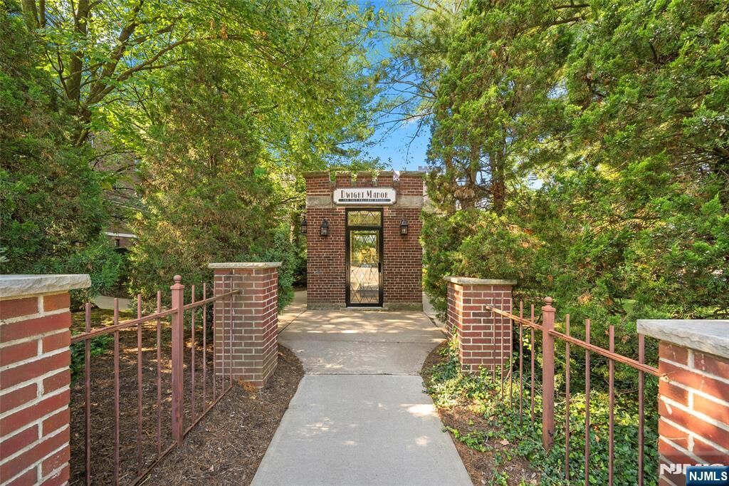 Property Photo: 100 Palisade Avenue B31 NJ 07631