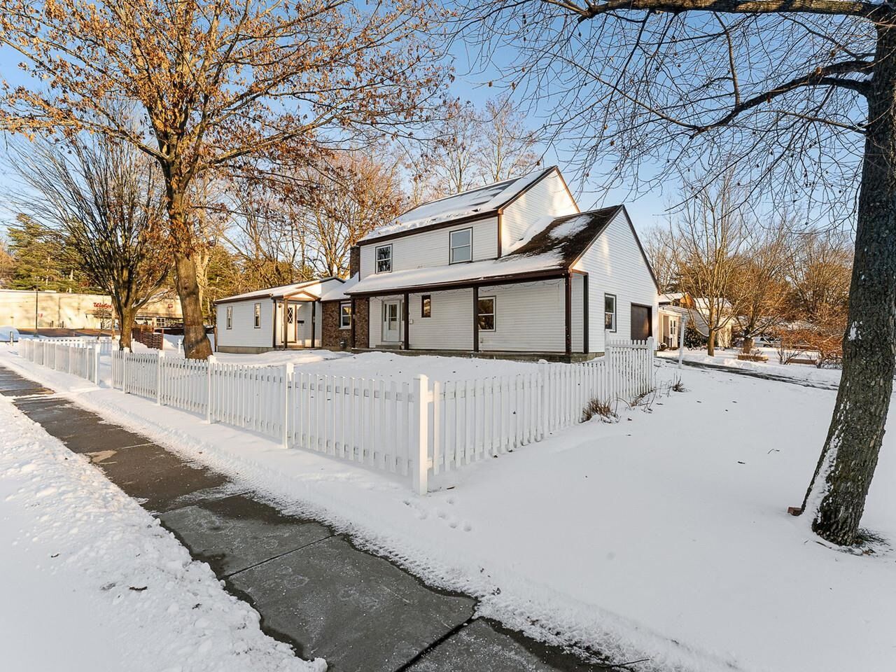 Property Photo:  16 Lakewood Parkway  VT 05408 