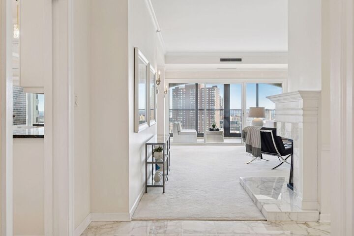 Property Photo: 1201 Yale Place 1608 MN 55403