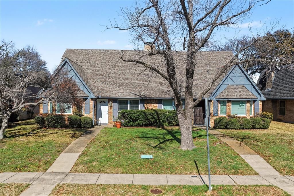 Property Photo:  13317 Southview Lane  TX 75240 