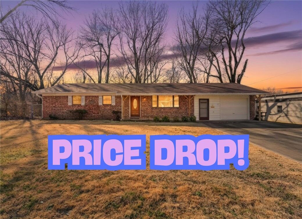 Property Photo: 401 Sanders Avenue AR 72764