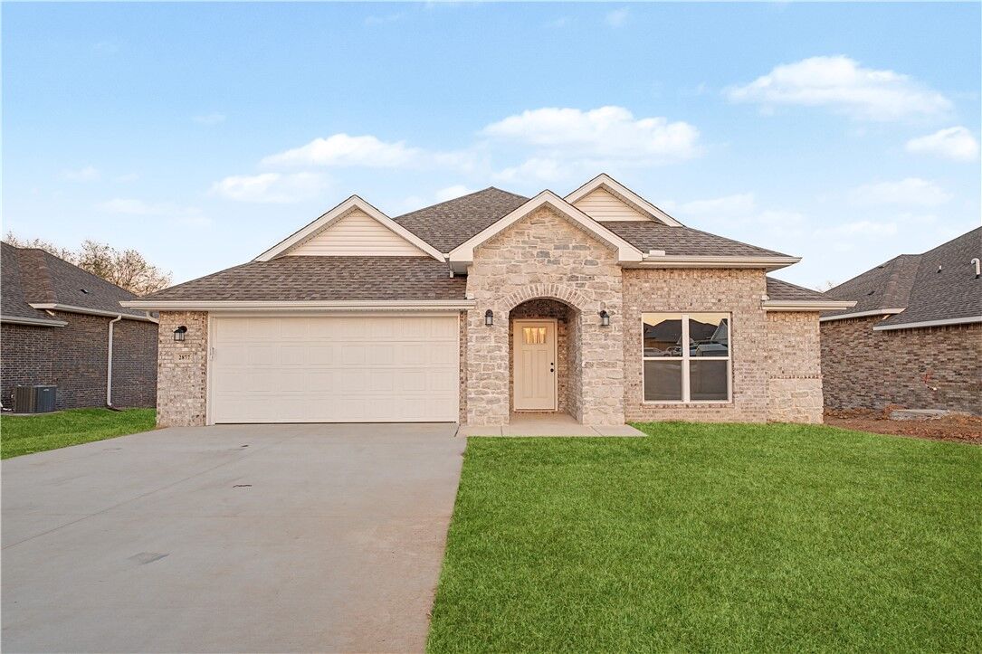 Property Photo: 2877 Roe Deer Street AR 72762
