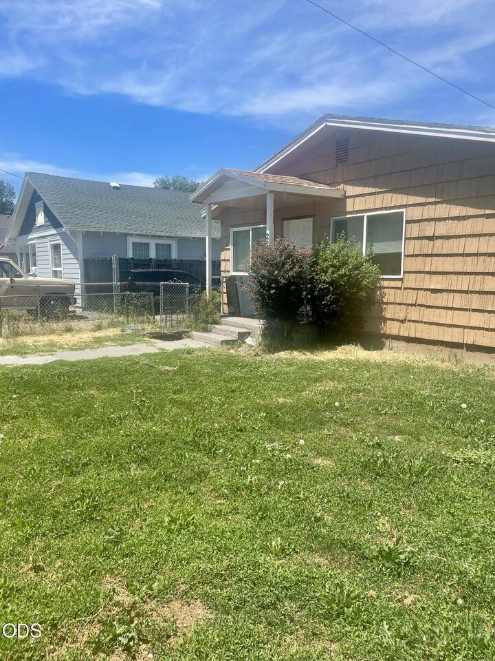 Property Photo:  2237 Wantland Avenue  OR 97601 