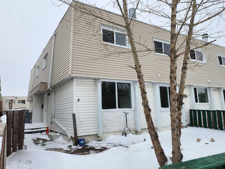 Property Photo: 6424 4 Street NE 4 AB T2K 5M8