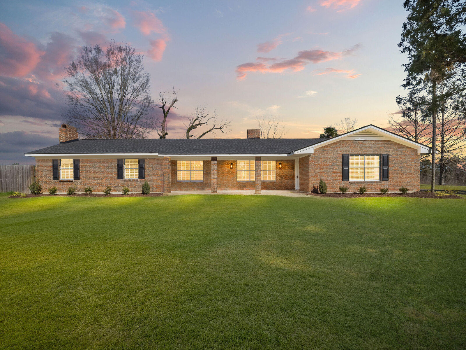 Property Photo: 137 Robinson Kitts Rd LA 71446