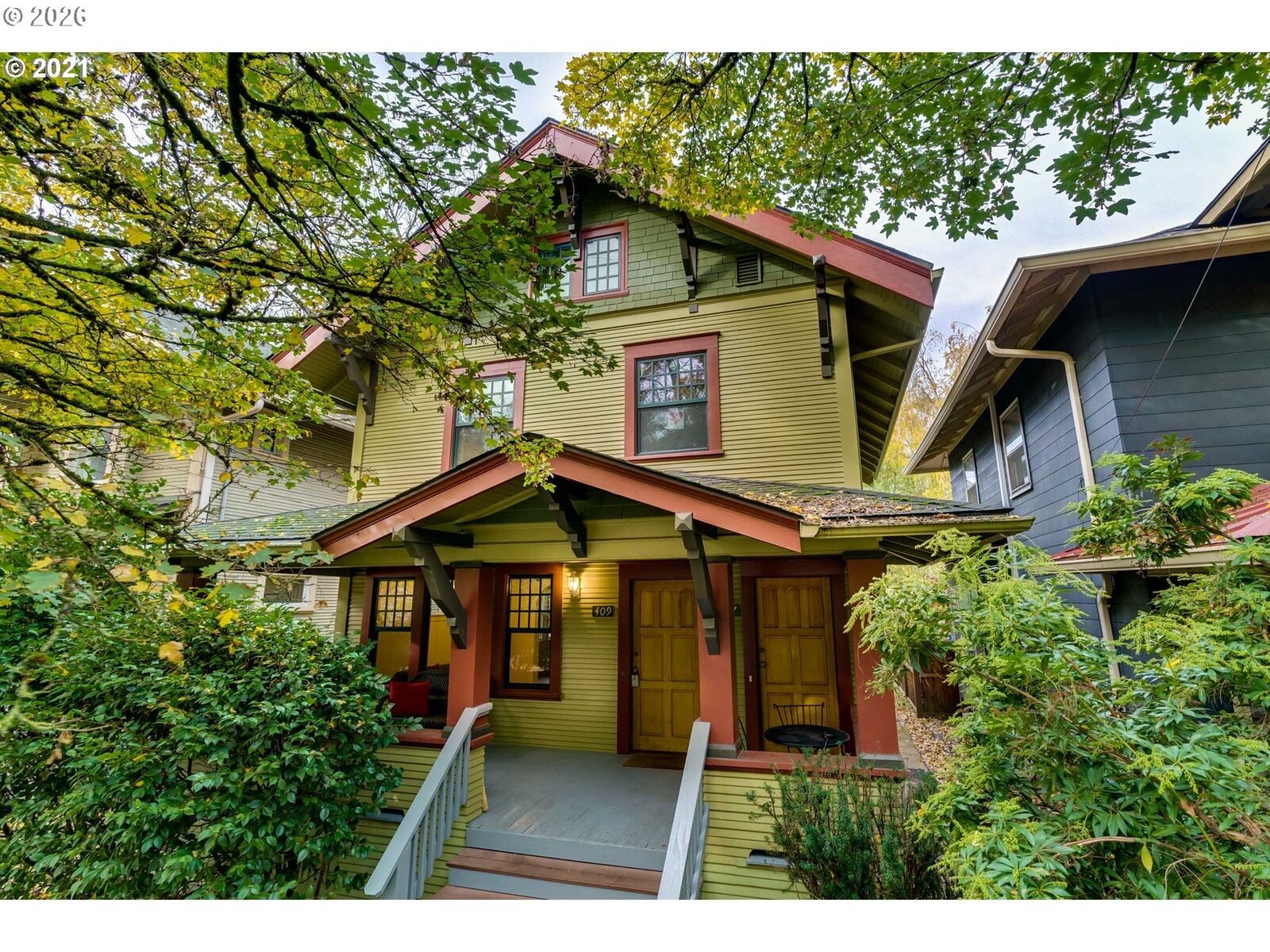 Property Photo:  407 SE 28th Ave  OR 97214 