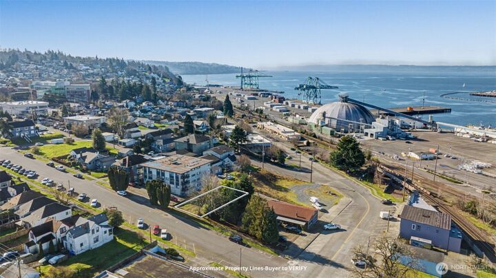 Property Photo: 2912 Nassau Street WA 98201