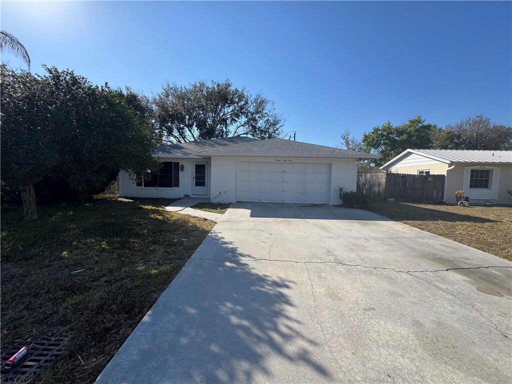 Property Photo:  2045 15th Street  FL 32960 