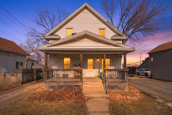 Property Photo:  1008 W 9th Avenue  WI 54902 