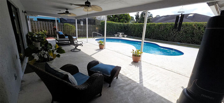 Property Photo: 1021 Cherry Lane FL 33414