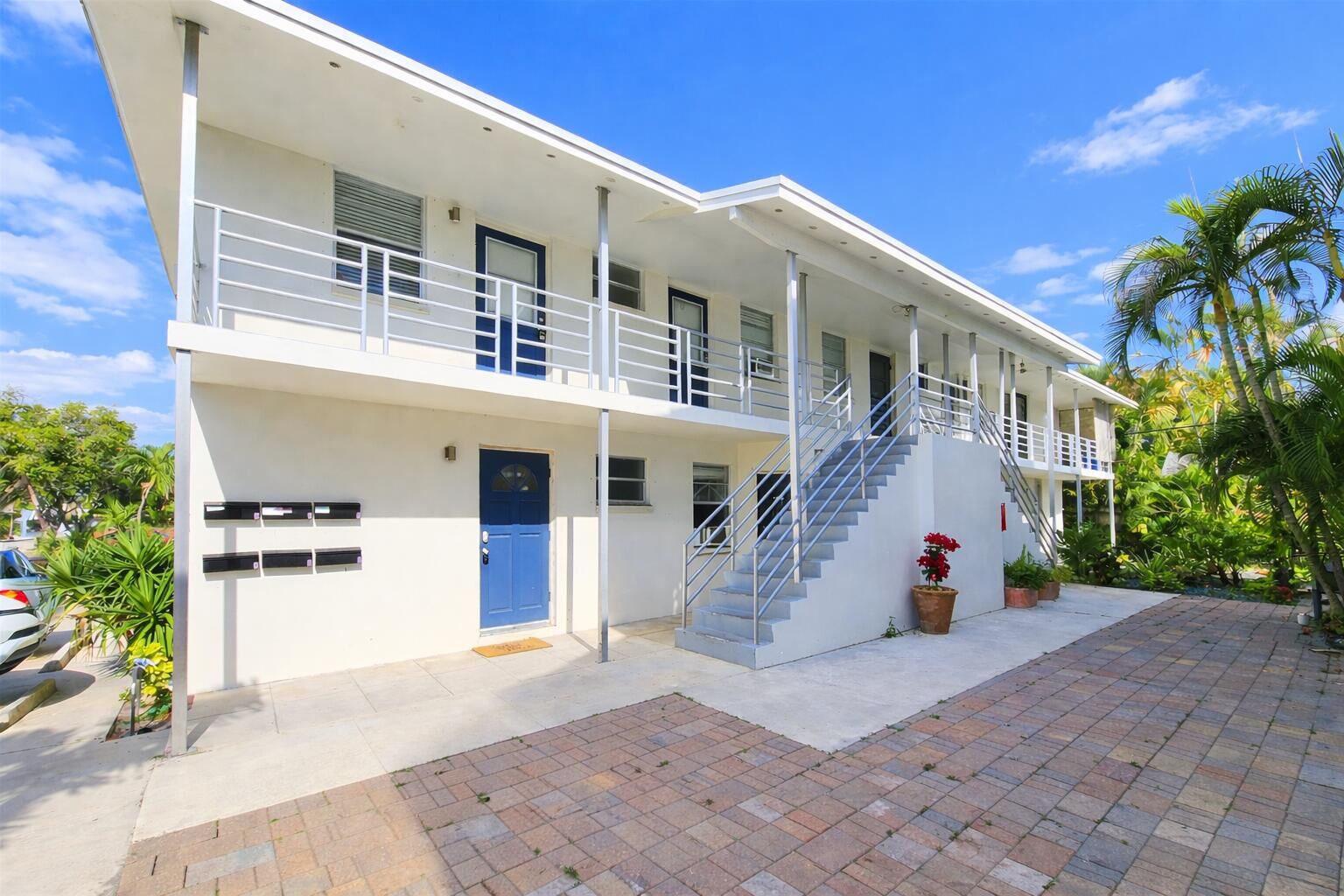 Property Photo: 331 Walton Boulevard 5 FL 33405