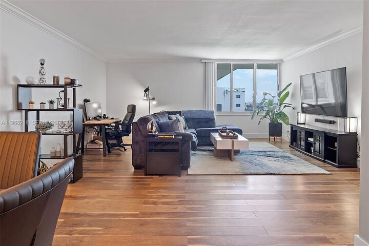 Property Photo:  1200 West Ave Ph31  FL 33139 