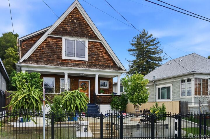 Property Photo:  3256 Prentiss Street  CA 94601 