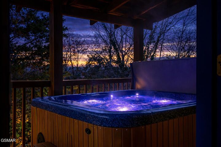 Property Photo:  1001 Sunrise Boulevard  TN 37862 