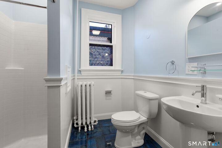 Property Photo:  360 Farmington Avenue 8  CT 06105 