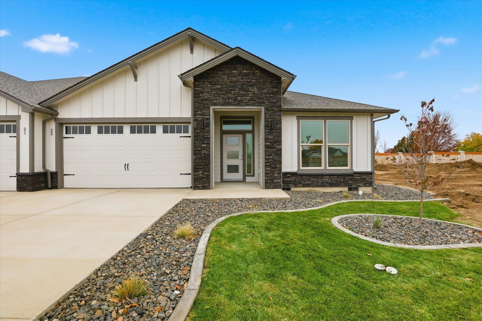 Property Photo:  1109 - Unit 22 N Country Club Dr 22  WA 99006 