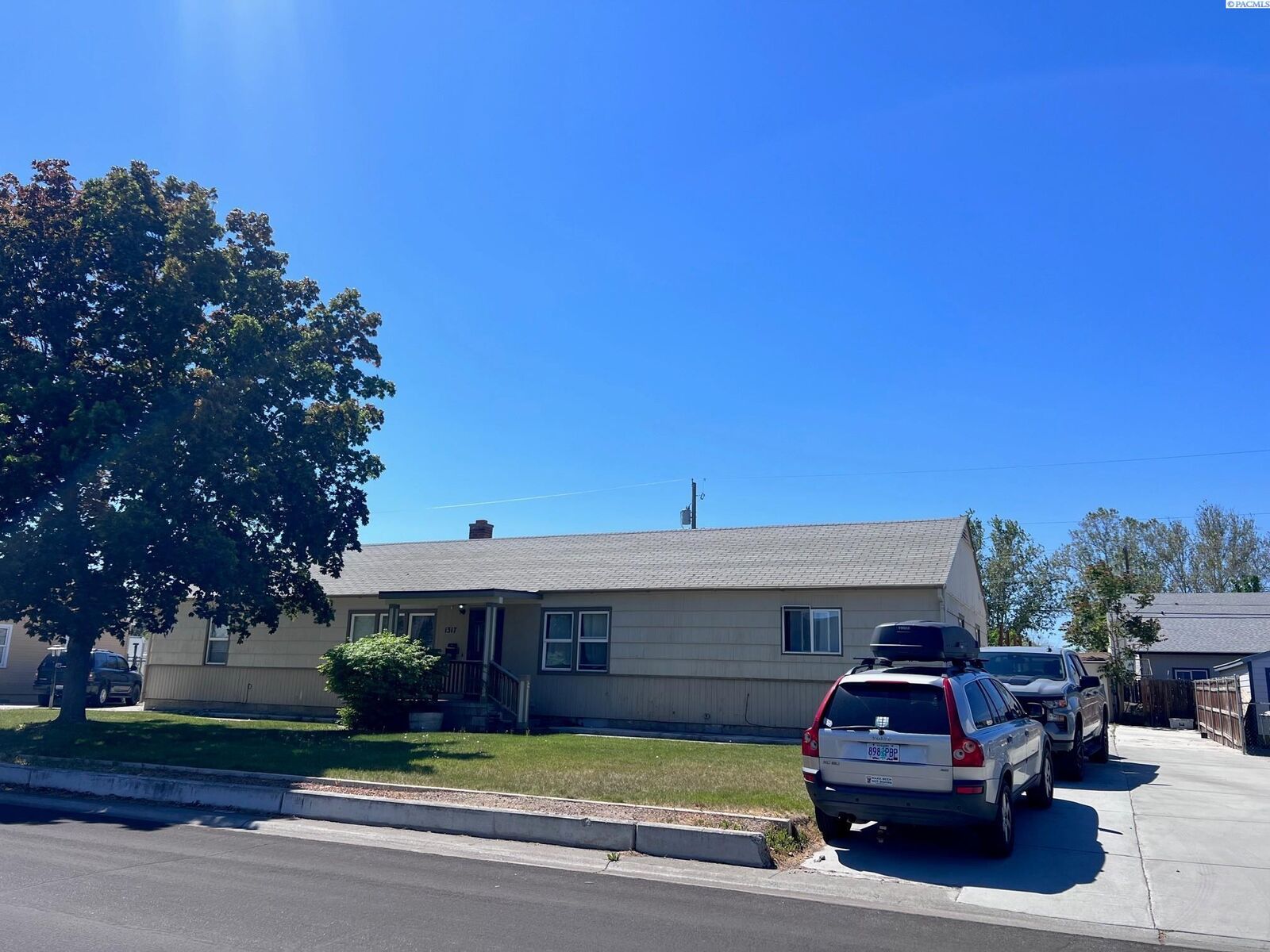 Property Photo:  1317 Farrell  WA 99352 