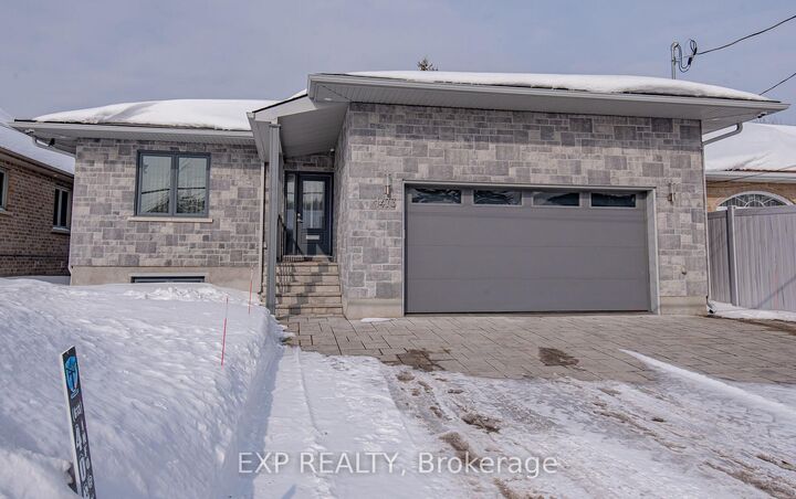 1473 Rosebella Avenue W — photo 1